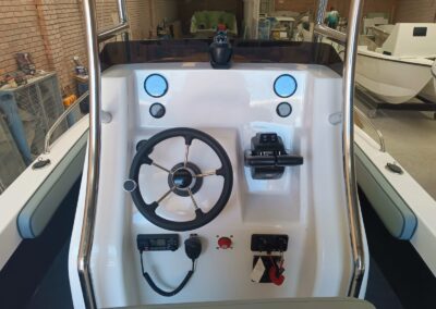 Orcat 4800 centre console helm station